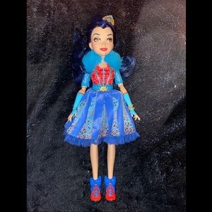 Descendants Evee doll